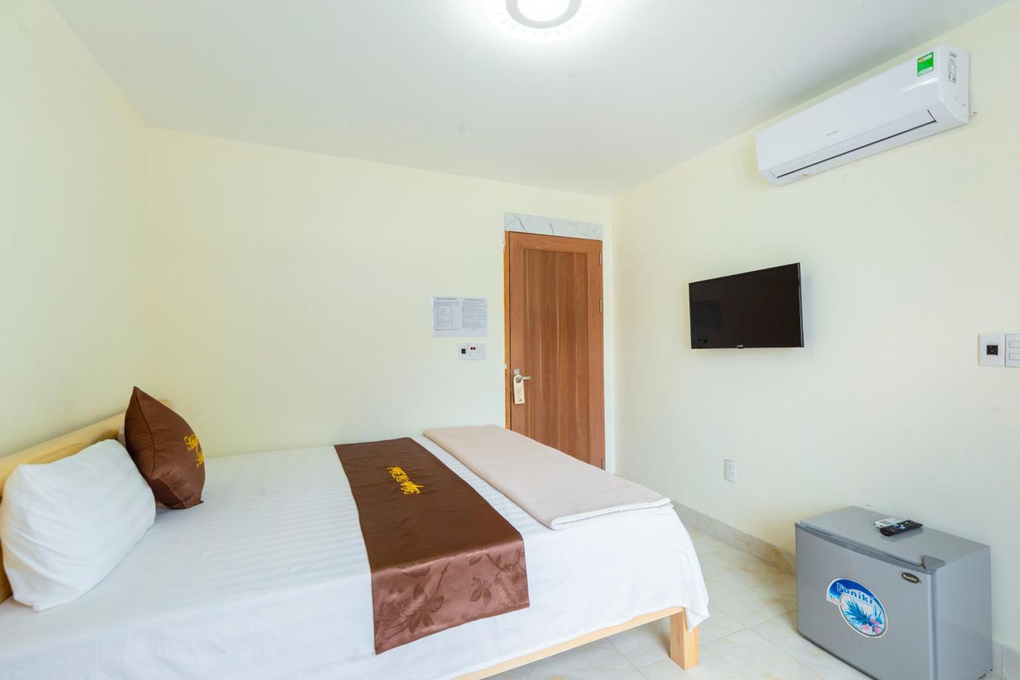Victor Charlie Hostel Dong Khe Sau Exterior photo